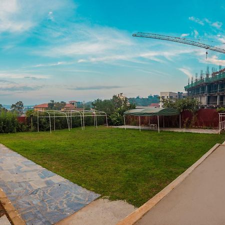 Shangri-La Hotel Muyenga Bugolobi Exterior foto